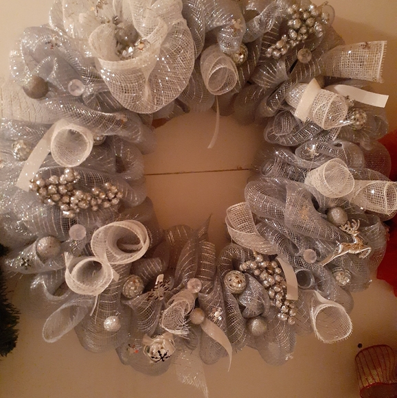 A wreath for any occasion. - Picture 5 of 16